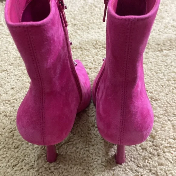 Gianni Bini NEW pink suede booties ankle boots rhinestone bow heels size 5 - Picture 6 of 12